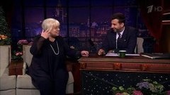 Светлана Крючкова и Иван Дорн. Вечерний Ургант. 499 выпуск от 25.06.2015