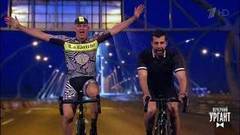 Крути педали на Первом канале. Вечерний Ургант. Фрагмент выпуска от 22.06.2017