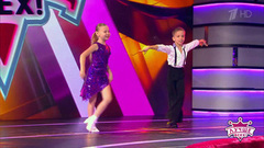 Веселые танцоры Дарья Шилова и Константин Савченков. Лучше всех! Фрагмент выпуска от 24.12.2017