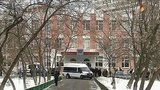 Старшеклассника, устроившего стрельбу в московской школе, обвинили в убийстве и захвате заложников