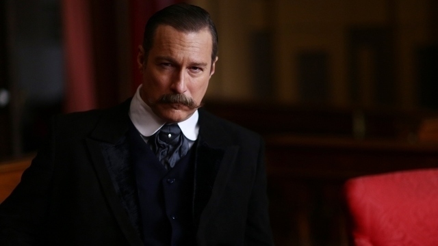 <p>Джон Корбетт — Рудольф МакЛеод</p><p>Муж Маты Хари, с которым танцовщица судится за право опеки над дочерью</p>