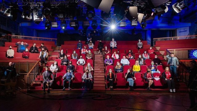 <p>Фотолестница за 21 апреля 2021 года. Гости студии: Елизавета Туктамышева, Emin, Джонни Депп, ЯАVЬ &amp; Елка.</p>