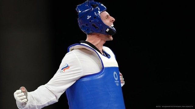 <p>Владислав Ларин после победы в категории свыше 80 кг в тхэквондо</p>