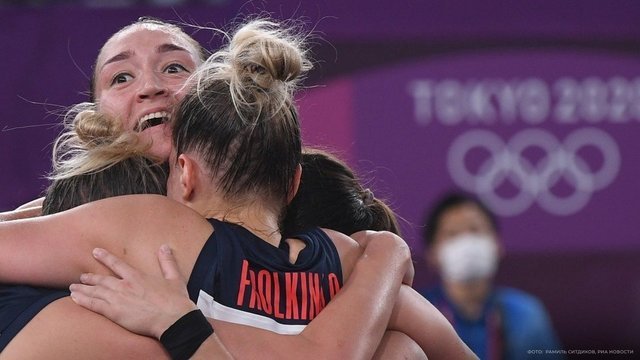 <p>Женская сборная по баскетболу 3х3 в финале олимпийского турнира. Девушки проиграли сборной США и завоевали серебро</p>