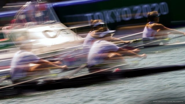 <p>Василиса Степанова и Елена Орябинская выиграли первое в истории России серебро в академической гребле в двойках распашных без рулевого</p>