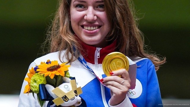 <p>Виталина Бацарашкина выиграла свою третью медаль на Играх — золото в стрельбе из пистолета с 25 метров</p>