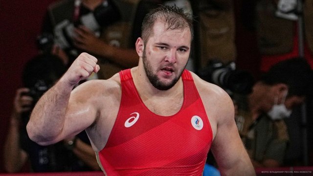 <p>Борец греко-римского стиля Сергей Семенов завоевал бронзу в весовой категории до 130 кг </p>