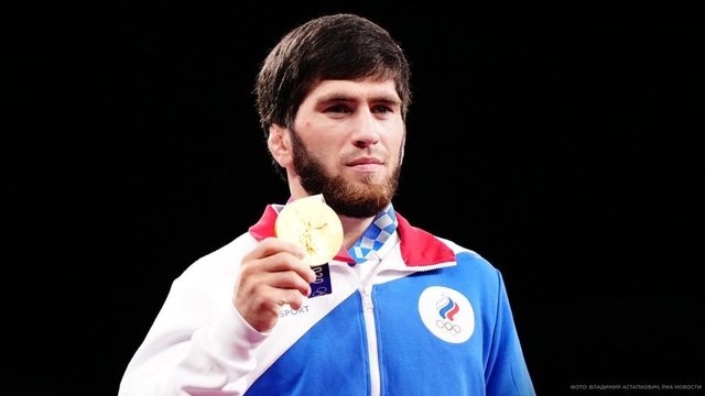 <p>Заур Угуев завоевал золото в вольной борьбе в весе до 57 кг </p>