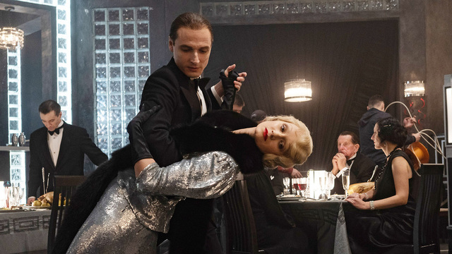 <p>Александр Вертинский (Алексей Филимонов) и Марлен Дитрих (Виктория Исакова)</p>