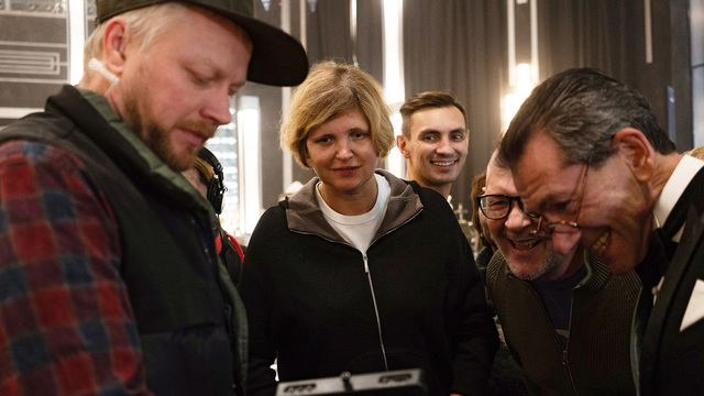 <p>Авдотья Смирнова со съемочной группой</p>