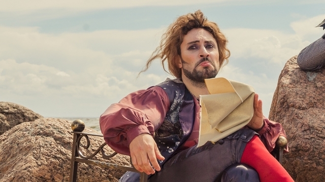 <p><b>Антон Филиппенко</b> воплотил на экране эпатажного петербургского ресторатора Локателли.</p>