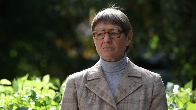 <p><b>Александра Исаковна Сорокина — Екатерина Дурова</b></p><p><b><br></b></p><p>Хормейстер в хоре Грачева, его верная сподвижница. Следит за делами и бытом Грачева. Живет и дышит только им и его детищем — хором.</p>