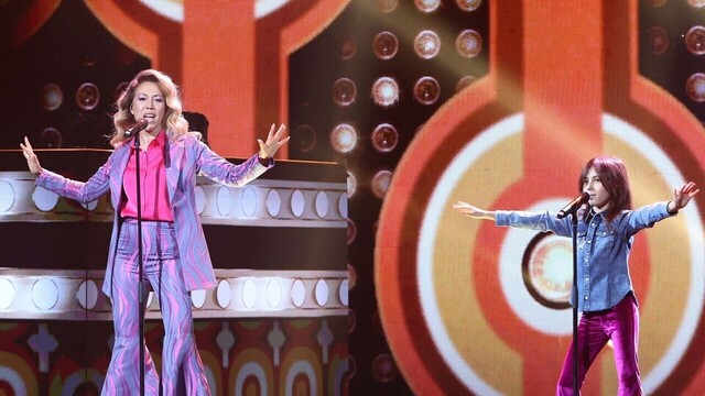 <p>Карина Кокс и дочь Алана</p>