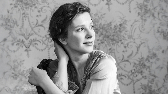 <p>Елизавета Арзамасова в роли американской возлюбленной Маяковского Элли Джонс</p>