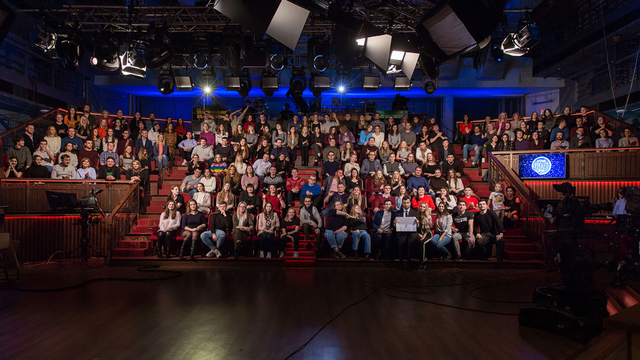 <p>Фотолестница за 19 ноября 2018 года. Гости студии: Катерина Шпица, Владимир Познер.</p>