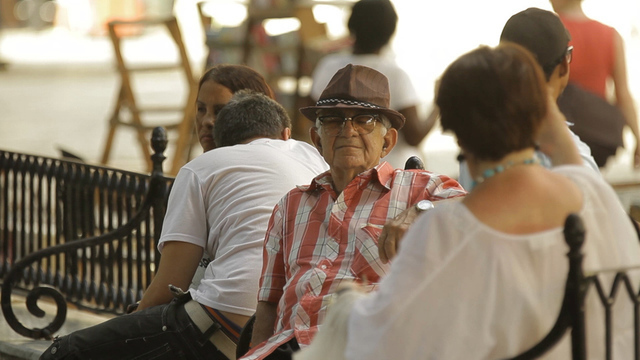 <p>Почти 10% населения Кубы получают пенсию по старости. Пенсионная система полностью государственная и считается одной из самых устойчивых в регионе, хотя в последние годы власти и пошли на ряд непопулярных реформ, например повышение пенсионного возраста</p>