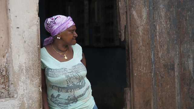 <p>В 2010 году глава Кубы Рауль Кастро подписал закон, согласно которому несколько сфер экономической деятельности — например, общепит, фермерство, грузовые и пассажирские перевозки, бытовые услуги — были отданы на откуп частному бизнесу</p>