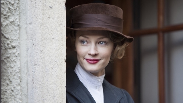 Светлана Ходченкова — Златка Дженич <div><p>Сербская шпионка, жизни которой угрожает работа Маты Хари на немецкую разведку</p><p>Светлана Ходченкова: «Эта девушка говорит на английском и сербском, ей приходится бегать и стрелять — раньше у меня не было такого опыта в кино».</p></div>