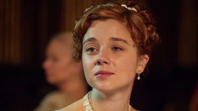 <p><b>Эмилия Седли — Клаудия Джесси</b></p><p><b><br></b></p><p>Хорошенькая, милая, пользующаяся успехом Эмилия Седли обладает кротким нравом и хочет одного — выйти замуж и жить счастливо.</p><p><i><br></i></p><p><i><b>Клаудия Джесси</b>: «Все ее обожают. Эмилия невыносимо очаровательна, она происходит из хорошей семьи. Она с детства растет рядом со своим возлюбленным Джорджем Осборном — между их семьями есть дружеские и деловые связи. В ее жизни все уже распланировано. Эмилия полна оптимизма и надежд, и шокировать ее очень легко».</i></p>