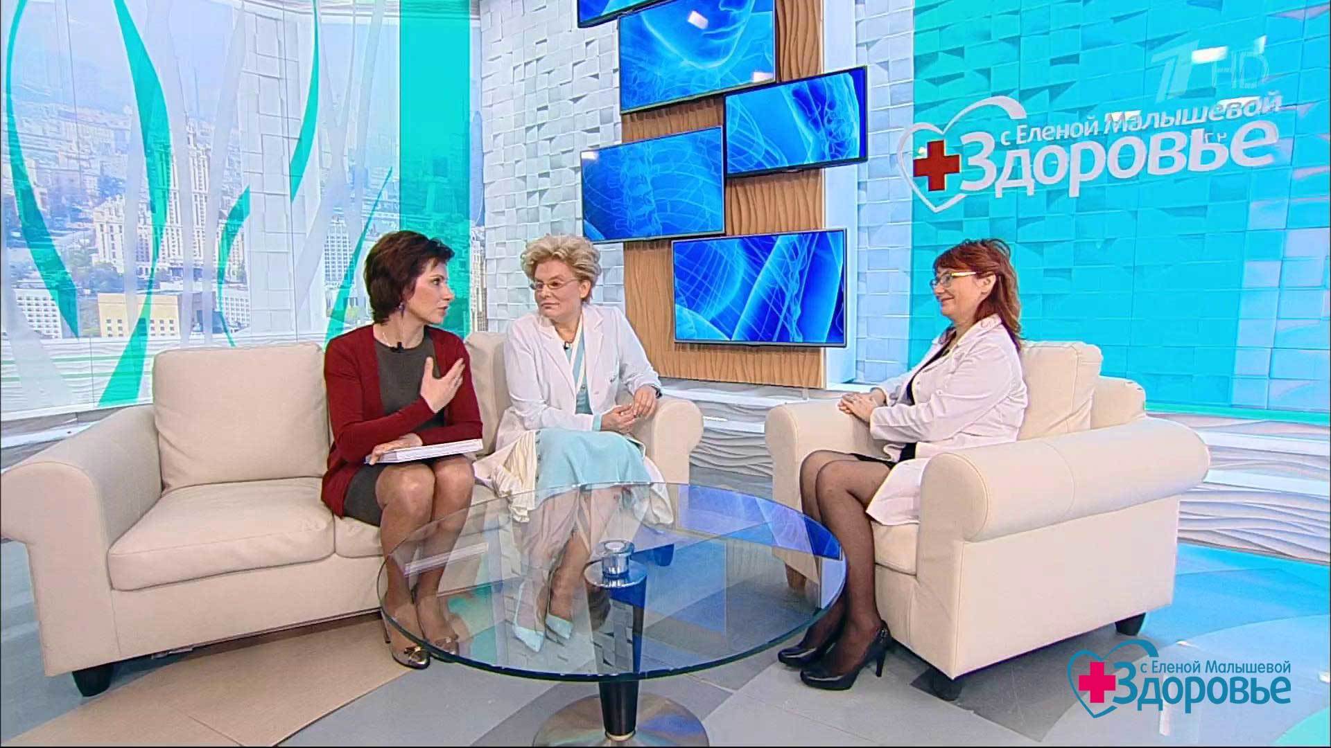 Мужчина ночью храпит чтобы защитить свою женщину от бабайки