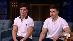 Гимнасты Артур Далалоян и Никита Нагорный о победах на чемпионате мира. Вечерний Ургант. Фрагмент выпуска от 18.10.2019