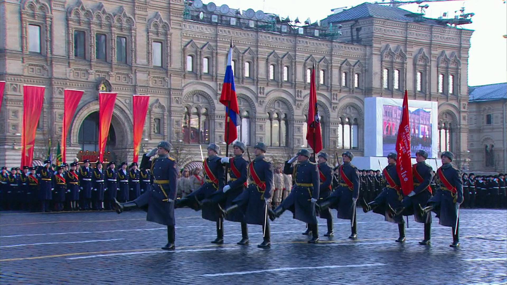 Москва. Красная площадь. Торжественный марш, посвященный 78-й годовщине парада 7 ноября 1941 года