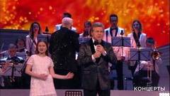 Лев Лещенко, хор Академии И. Крутого — «Мне интересно жить». Праздничный концерт к Дню работника органов безопасности РФ. Фрагмент выпуска от 21.12.2019