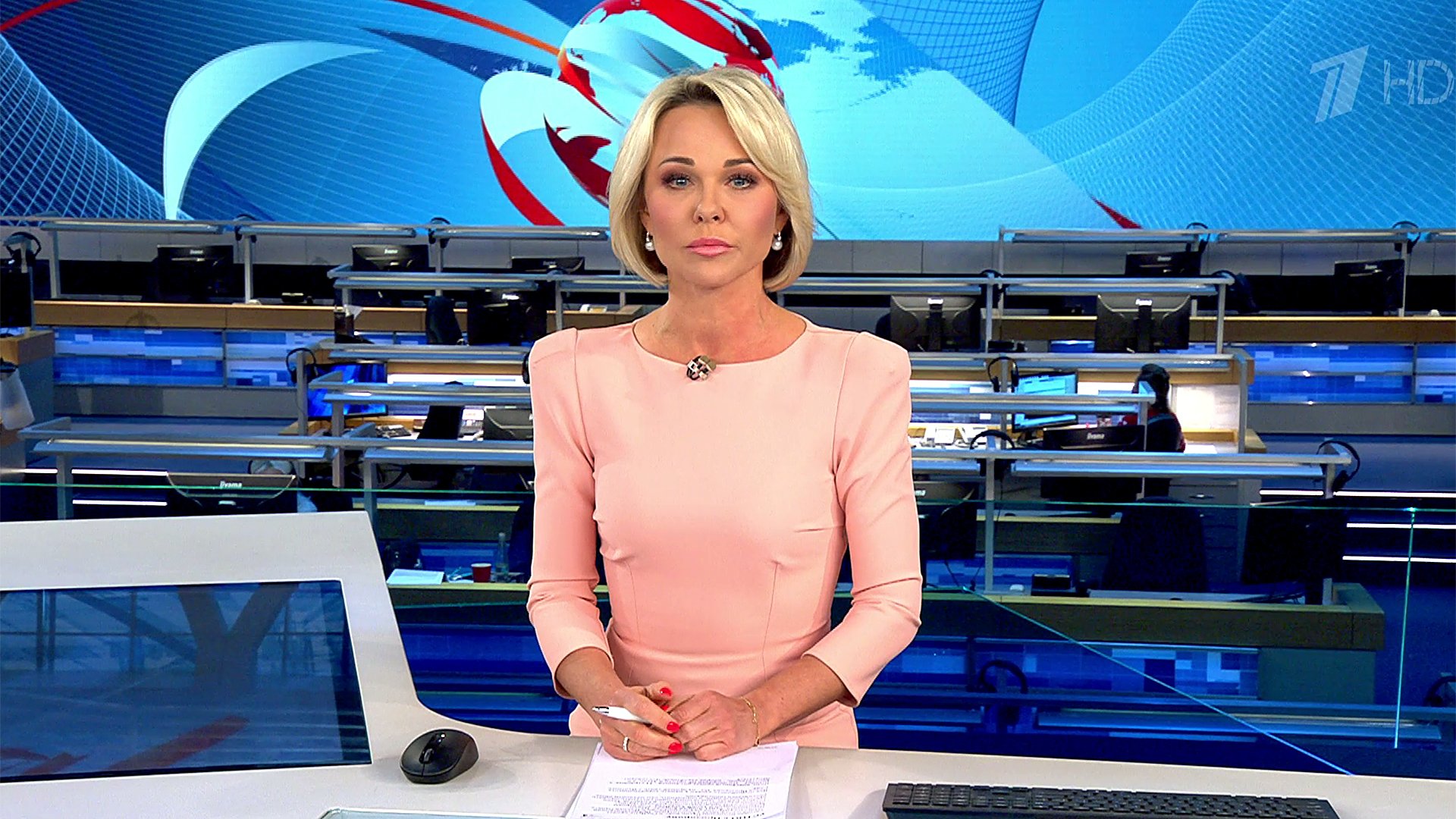 Вечерние вести россия сегодня. Вечерние новости первый канал. Вечерние новости на первом ведущие. Ведущая вечерних новостей 1 канала женщины.
