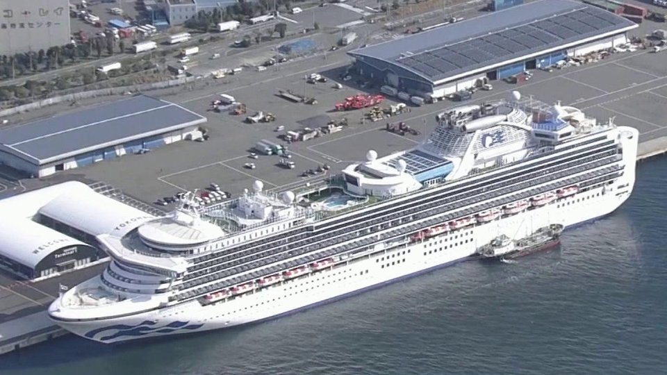 Круизный лайнер Diamond Princess