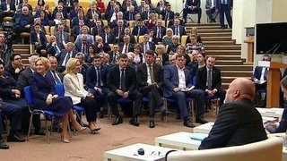 Госдума обсуждает президентский законопроект о внесении изменений в Конституцию