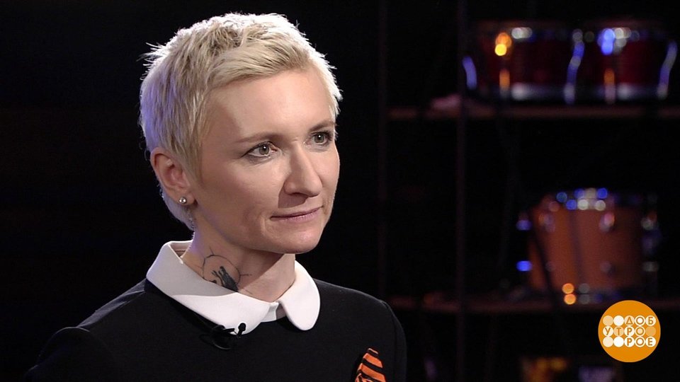 Фрагмент «Праздничного канала» с участием Дианы Арбениной на Первом канале (2020)