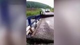 В Красноярском крае из-за проливных дождей подмыты сразу несколько автомобильных мостов