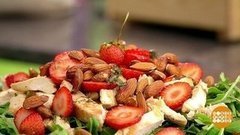 Курино-клубничный салат от Марии Суровой. Доброе утро. Фрагмент выпуска от 25.06.2020