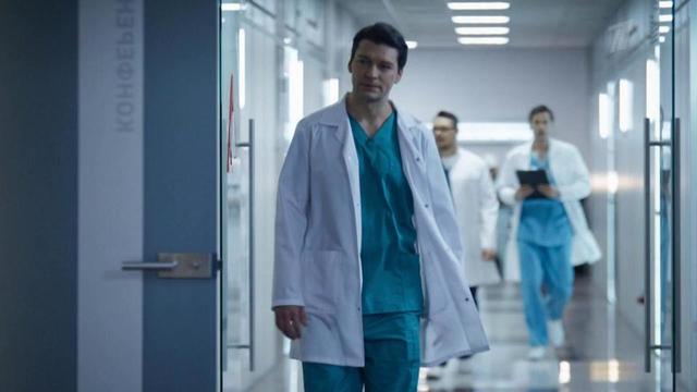 «Герой прошел экзистенциальный путь к самому себе, лишившись своей личности». Почему нельзя пропустить сериал «Знахарь»