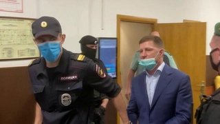 Басманный суд Москвы заключил под стражу губернатора Хабаровского края Сергея Фургала, обвиняемого в убийствах