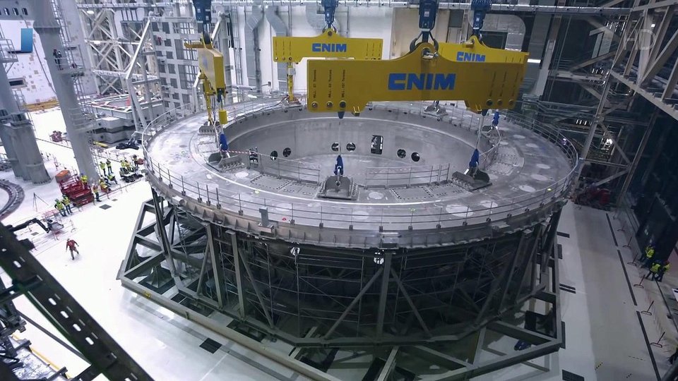 Термоядерный реактор новости 2025. Международный экспериментальный термоядерный реактор Франция. ITER термоядерный реактор. Итер Франция реактор. Итер во Франции термоядерный.