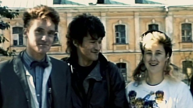 Премьера клипа Джоанны Стингрей «Love Is No Joke» / «Любовь — это не шутка»