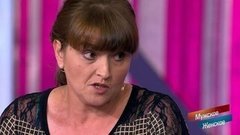  "А это нормально к 28 годам иметь такую биографию?" - ведущие интересуются личной жизнью героини. Мужское / Женское. Фрагмент выпуска от 14.10.2020