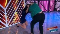 «Вы понимаете, что вы отсюда поедете в тюрьму?!» - гости выпуска подрались в студии. Мужское / Женское. Фрагмент 