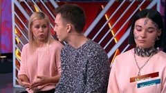 «То, что у тебя на лице – это твой дизайн? Это бездарно!» - Александр Гордон критикует татуировки героини. Мужское / Женское. Фрагмент 