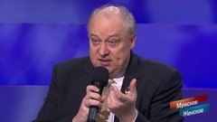 «В чем у них проблема? Они халявщики!» - чиновник выговаривает жителям аварийного дома. Мужское / Женское. Фрагмент