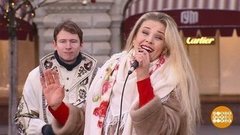 Олеся Евстигнеева и солисты Государственного академического русского народного ансамбля "Россия" имени Л.Г. Зыкиной. Доброе утро. Фрагмент