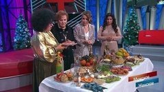 «Холодца из говядины быть не должно!» - экстрасенсы объясняют, как надо накрывать новогодний стол. Мужское / Женское. Фрагмент