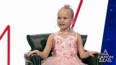 Чудо под Новый год: 9-летняя Лера впервые встречается с мамой. На самом деле