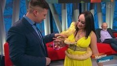 «Привет, это Валера!» - участница программы пришла в студию с питоном. Мужское / Женское. Фрагмент