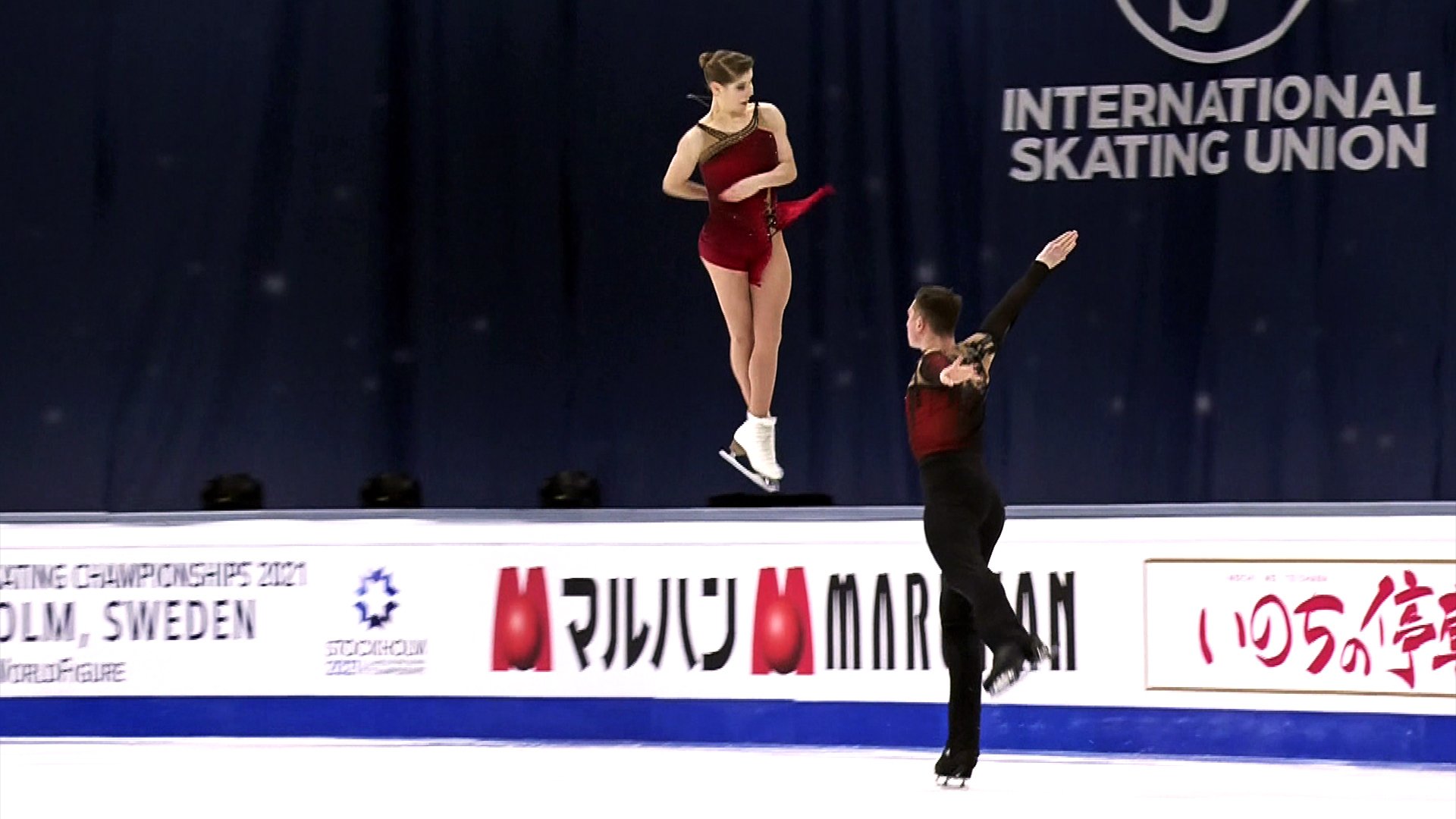 «Горячий лед». Командный чемпионат мира по фигурному катанию 2021. Танцы на льду. Ритм-танец. Женщины. Мужчины. Короткая программа. Прямой эфир из Японии
