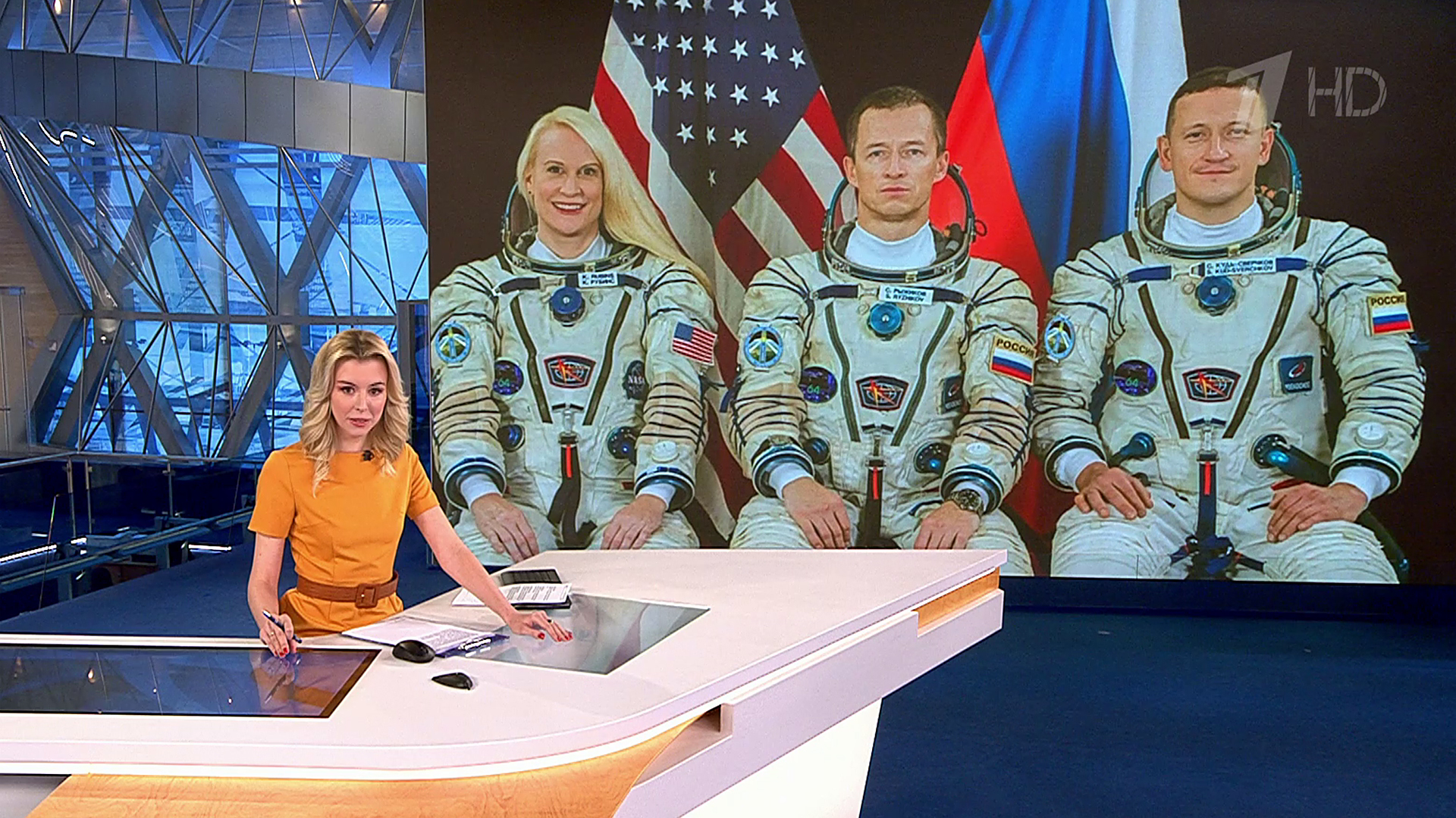 Выпуск новостей. 00. Ведущие первого канала женщины. Передача прямой эфир. Новости 1 канал.