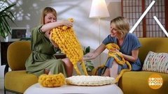 Вяжем и снимаем стресс. Доброе утро. Суббота. Фрагмент