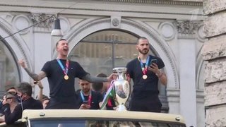 Победитель Евро-2020 сборная Италии провела чемпионский парад в Риме
