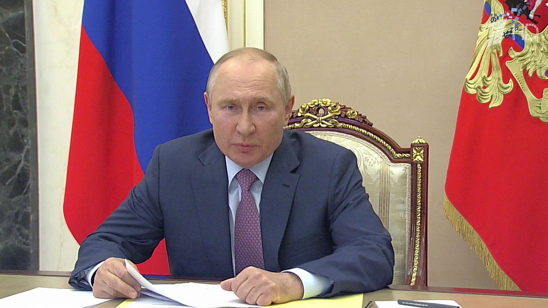 Владимир Путин провел совещание с членами правительства